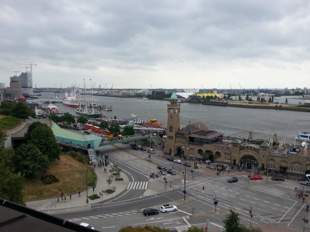 Hamburg Landungsbrücken (C) Karin Schüle-Janzen